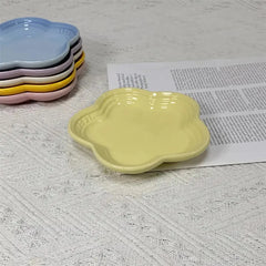 5.5'' Cat Feeding Flower Shaped Ceramic Disc Extra Wide Raised Cats Food Bowl  Anti-vomiting Cat Feeder Pet Delicate Tableware