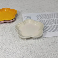 5.5'' Cat Feeding Flower Shaped Ceramic Disc Extra Wide Raised Cats Food Bowl  Anti-vomiting Cat Feeder Pet Delicate Tableware